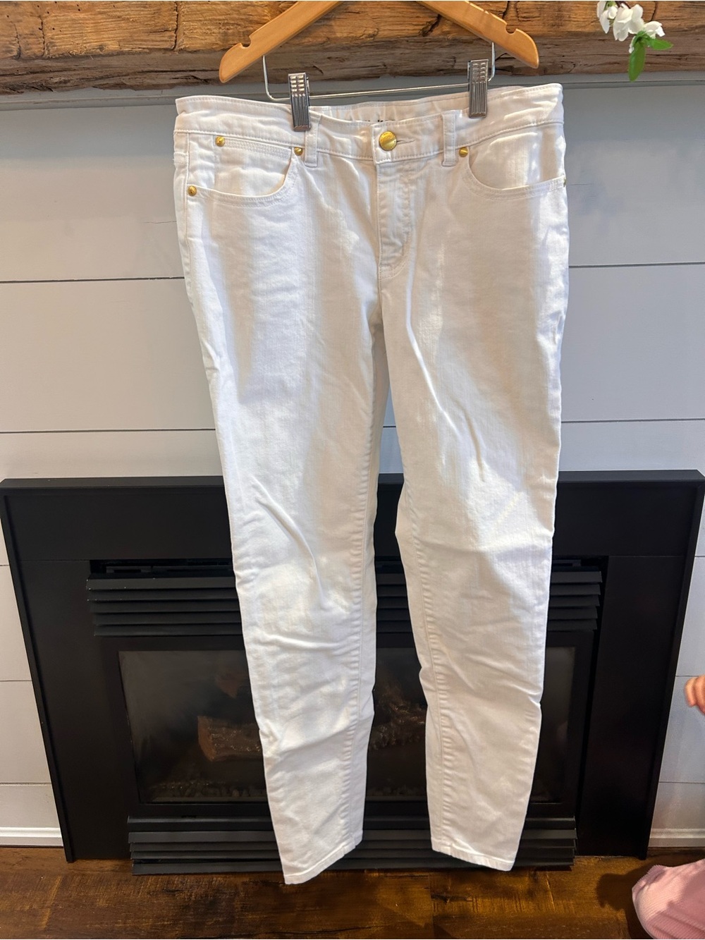 Michael Kors White Skinny Jeans with Gold-Tone Hardware
